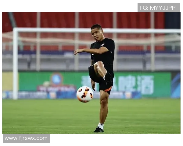 深圳足球队心理素质引发热议球迷对球队表现的看法与期待